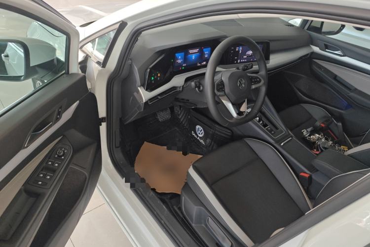 Used Volkswagen Golf 2023 280TSI DSG Pro Driver Seat