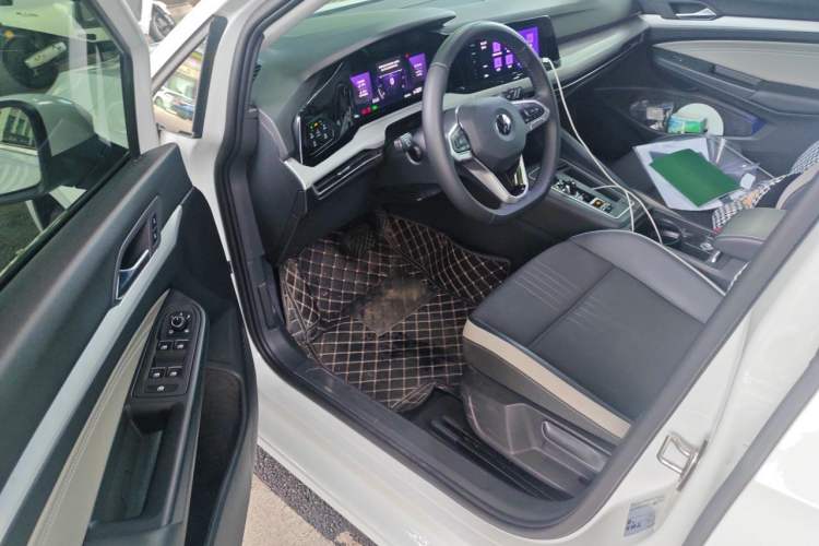Used Volkswagen Golf 2023 Facelift 280TSI DSG Pro Driver Seat