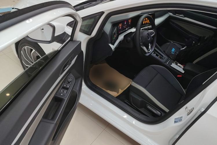 Used Volkswagen Golf 2023 280TSI DSG Pro Driver Seat