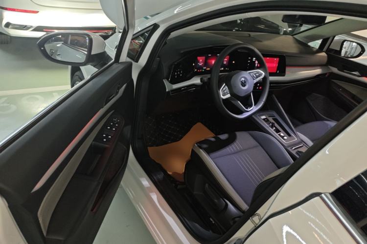 Used Volkswagen Golf 2023 200TSI DSG Pro Driver Seat