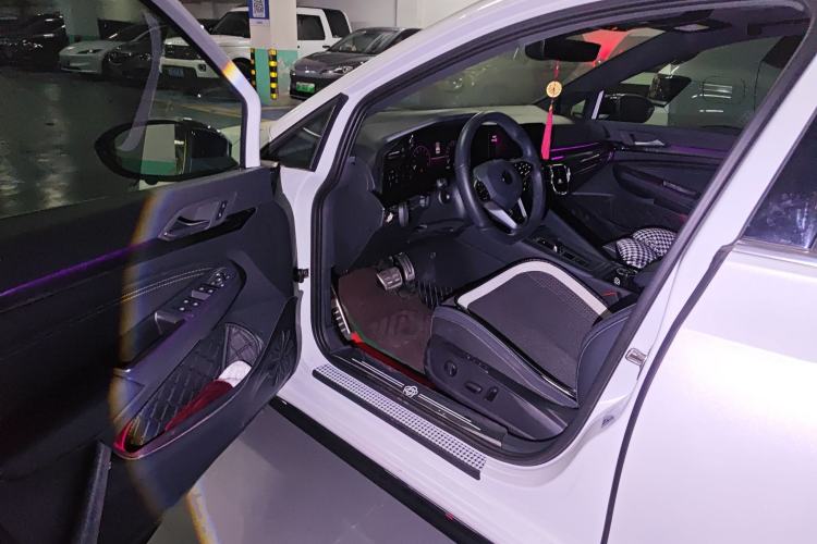 Used Volkswagen Golf 2023 Facelift 280TSI DSG R-Line Driver Seat