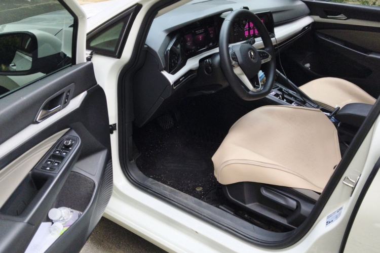 Used Volkswagen Golf 2023 280TSI DSG Pro Driver Seat