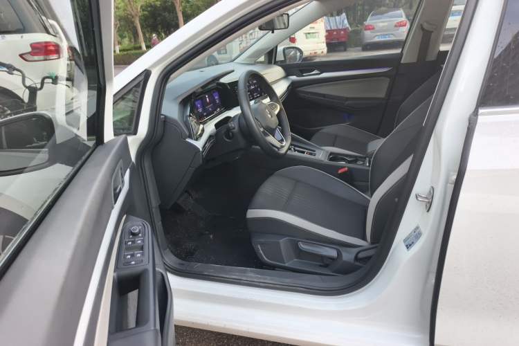Used Volkswagen Golf 2023 Facelift 280TSI DSG Pro Driver Seat