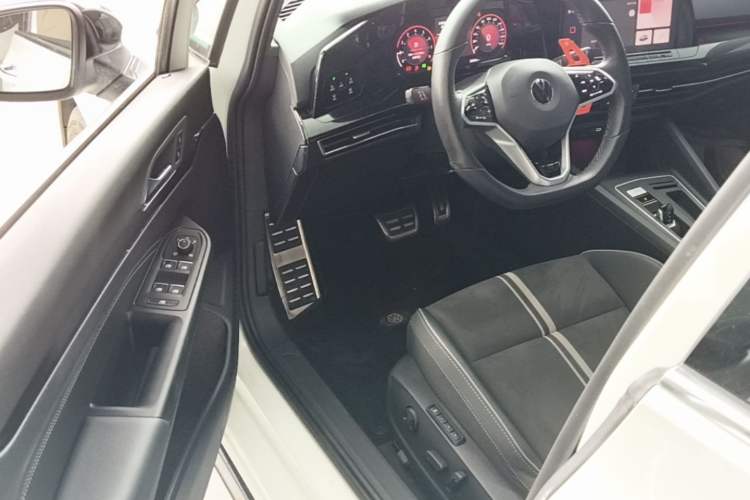 Used Volkswagen Golf 2023 280TSI DSG R-Line Lite Driver Seat
