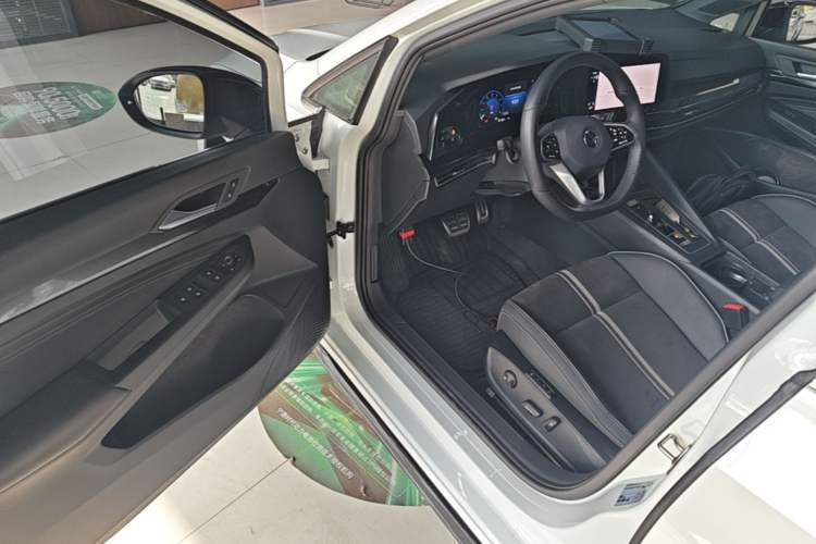 Used Volkswagen Golf 2023 Facelift 280TSI DSG R-Line Lite Driver Seat