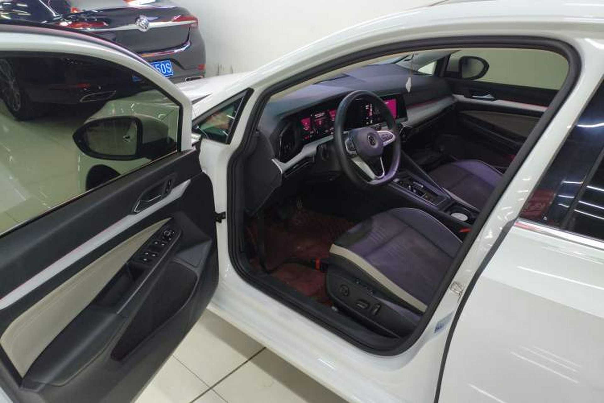 Used Volkswagen Golf 2023 280TSI DSG Pro Driver Seat