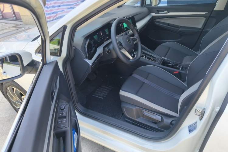 Used Volkswagen Golf 2023 Facelift 280TSI DSG Pro Driver Seat