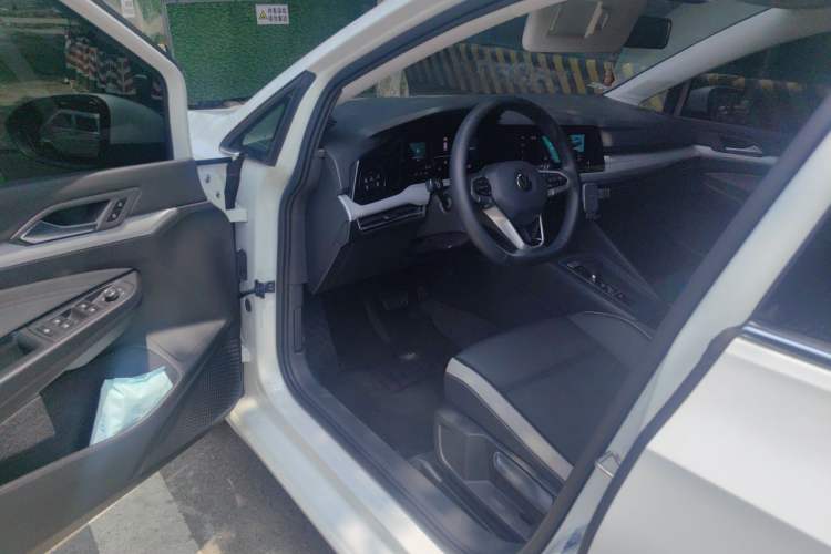 Used Volkswagen Golf 2023 Facelift 280TSI DSG Pro Driver Seat