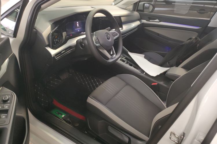 Used Volkswagen Golf 2023 Facelift 280TSI DSG Pro Driver Seat