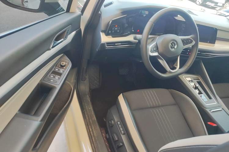 Used Volkswagen Golf 2023 280TSI DSG Pro Driver Seat