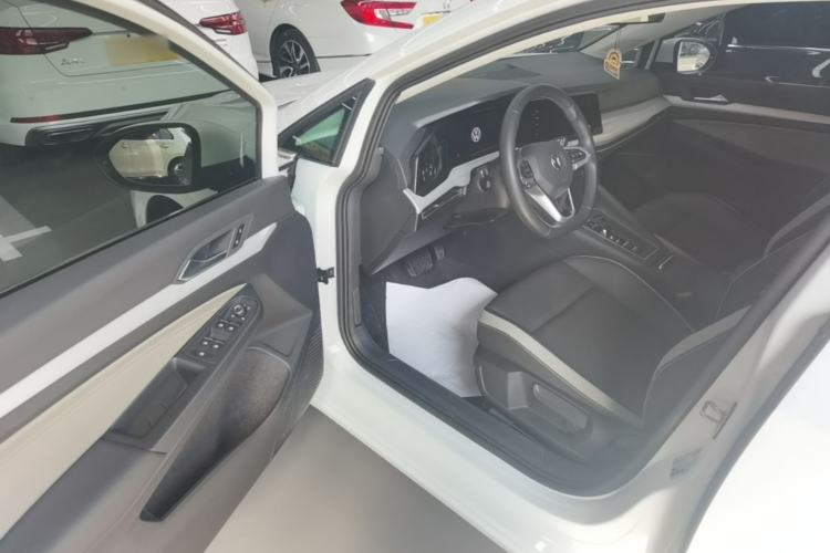 Used Volkswagen Golf 2023 280TSI DSG Pro Driver Seat