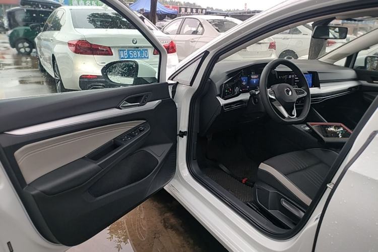 Used Volkswagen Golf 2023 Facelift 280TSI DSG Pro Driver Seat