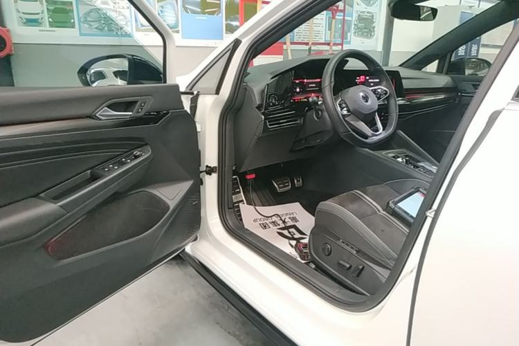 Used Volkswagen Golf 2023 Facelift 280TSI DSG R-Line Driver Seat