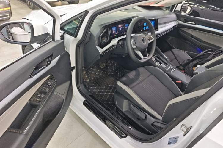 Used Volkswagen Golf 2023 Facelift 280TSI DSG Pro Driver Seat