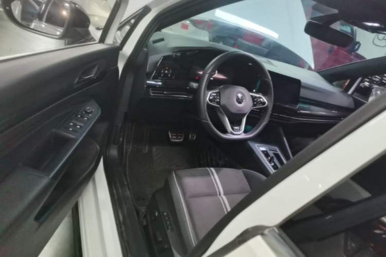 Used Volkswagen Golf 2023 Facelift 280TSI DSG R-Line Lite Driver Seat