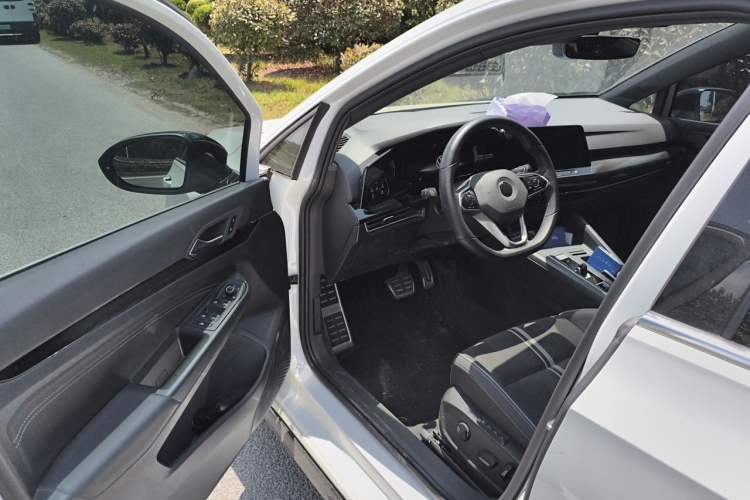Used Volkswagen Golf 2023 Facelift 280TSI DSG R-Line Lite Driver Seat