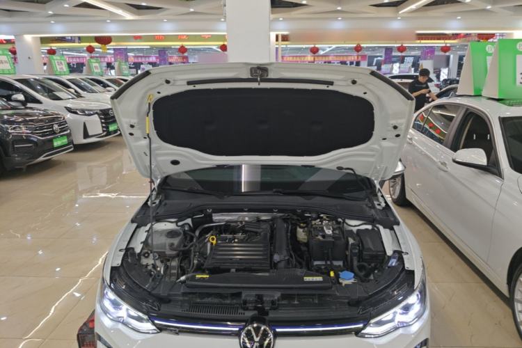Used Volkswagen Golf 2023 Facelift 280TSI DSG R-Line Engine Bay