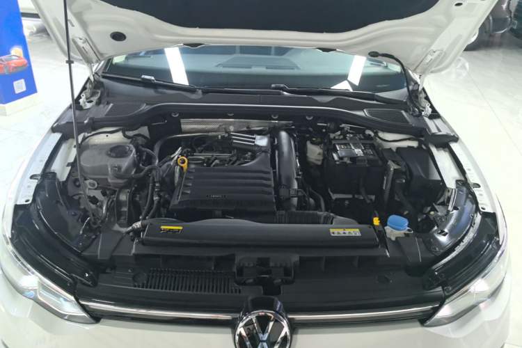 Used Volkswagen Golf 2023 280TSI DSG Pro Engine Bay