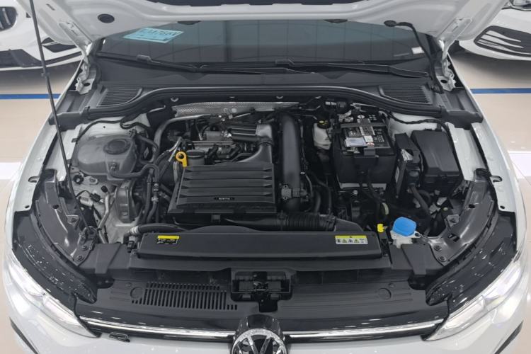 Used Volkswagen Golf 2023 Facelift 280TSI DSG R-Line Lite Engine Bay