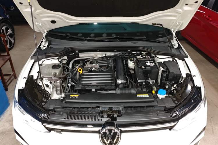 Used Volkswagen Golf 2023 280TSI DSG R-Line Lite Engine Bay
