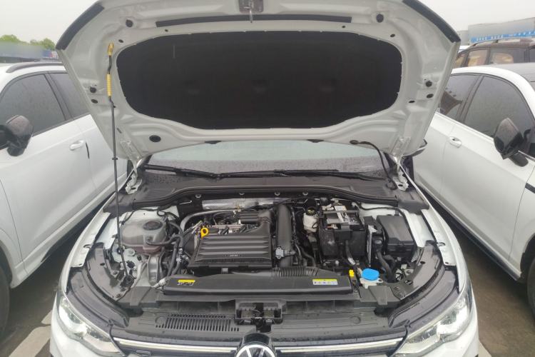 Used Volkswagen Golf 2023 280TSI DSG R-Line Lite Engine Bay