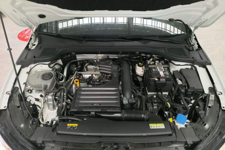 Used Volkswagen Golf 2023 Facelift 280TSI DSG R-Line Lite Engine Bay