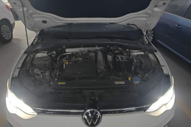 Used Volkswagen Golf 2023 200TSI DSG Engine Bay