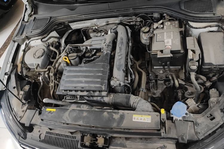 Used Volkswagen Golf 2023 Facelift 280TSI DSG R-Line Lite Engine Bay