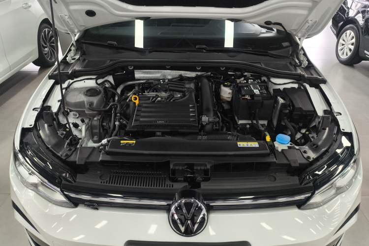 Used Volkswagen Golf 2023 Facelift 280TSI DSG R-Line Lite Engine Bay