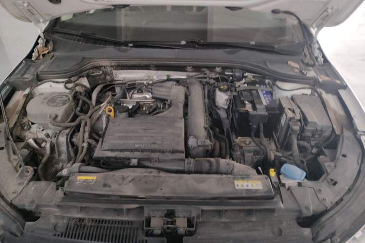 Used Volkswagen Golf 2023 200TSI DSG Engine Bay