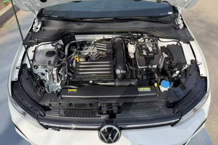 Used Volkswagen Golf 2023 280TSI DSG R-Line Lite Engine Bay