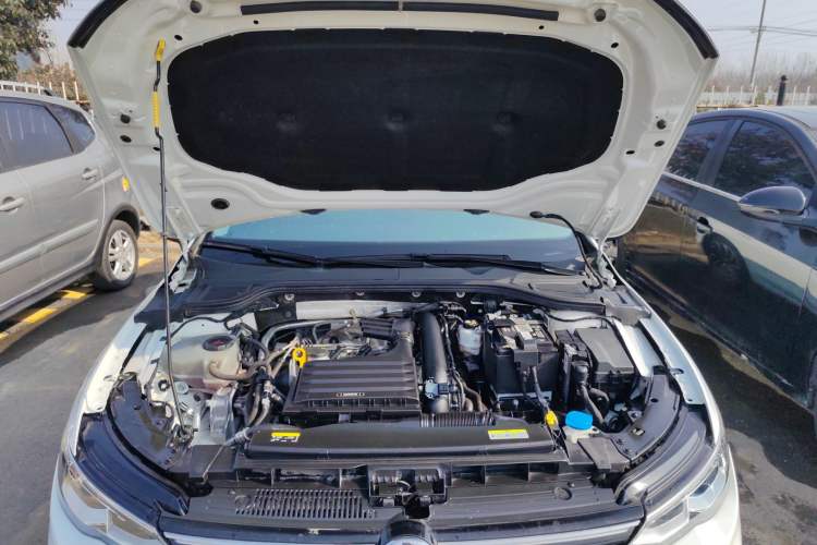 Used Volkswagen Golf 2023 280TSI DSG Pro Engine Bay