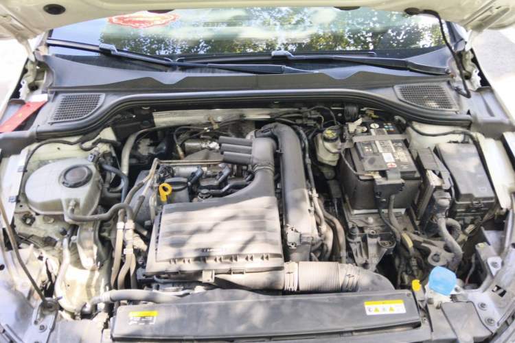 Used Volkswagen Golf 2023 280TSI DSG R-Line Lite Engine Bay