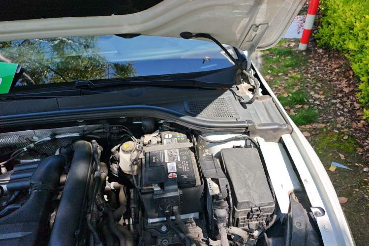 Used Volkswagen Golf 2023 Facelift 280TSI DSG Pro Engine Bay Left