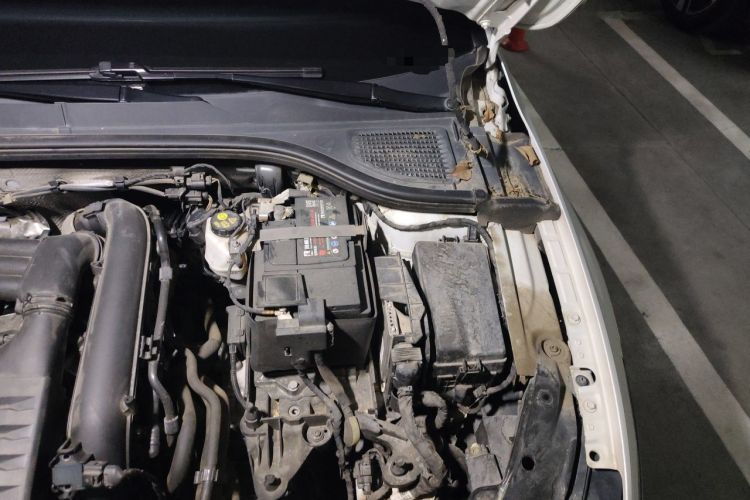 Used Volkswagen Golf 2023 Facelift 280TSI DSG R-Line Engine Bay Left