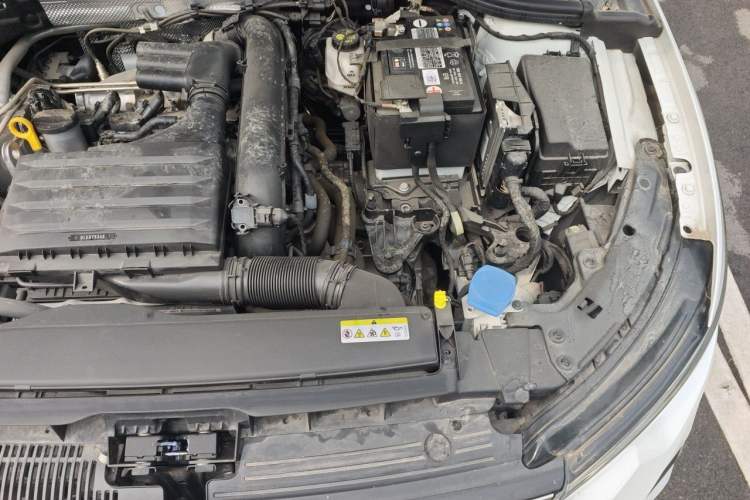 Used Volkswagen Golf 2023 Facelift 280TSI DSG R-Line Lite Engine Bay Left