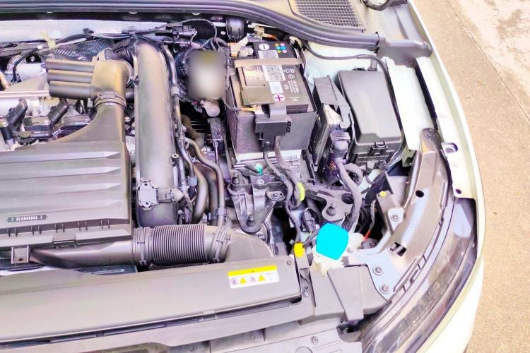 Used Volkswagen Golf 2023 Facelift 280TSI DSG R-Line Engine Bay Left