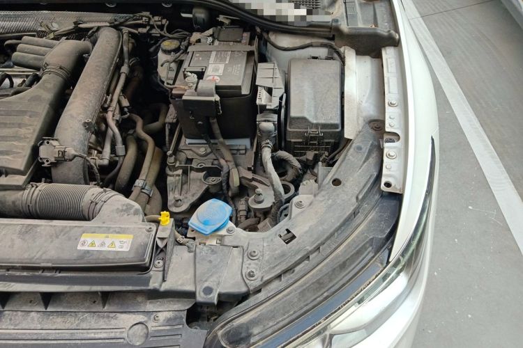 Used Volkswagen Golf 2023 280TSI DSG R-Line Lite Engine Bay Left