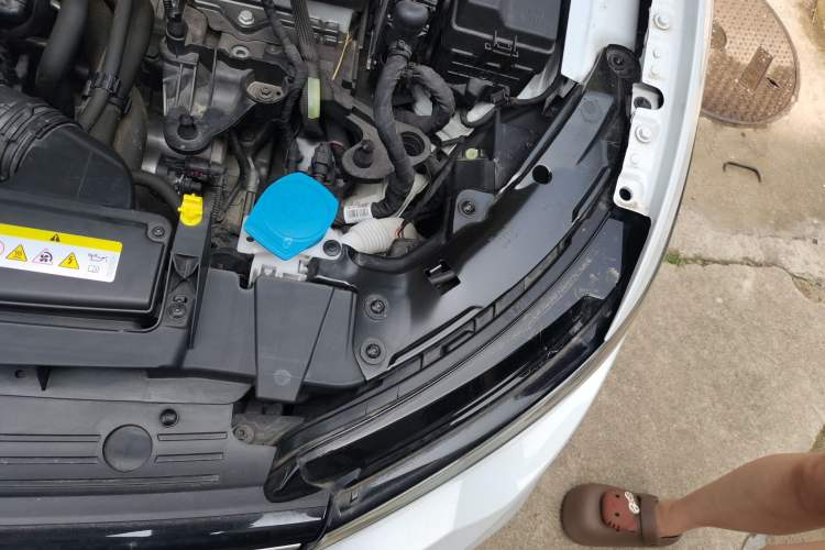 Used Volkswagen Golf 2023 Facelift 280TSI DSG Pro Engine Bay Left