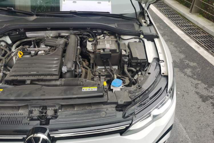 Used Volkswagen Golf 2023 Facelift 280TSI DSG R-Line Lite Engine Bay Left