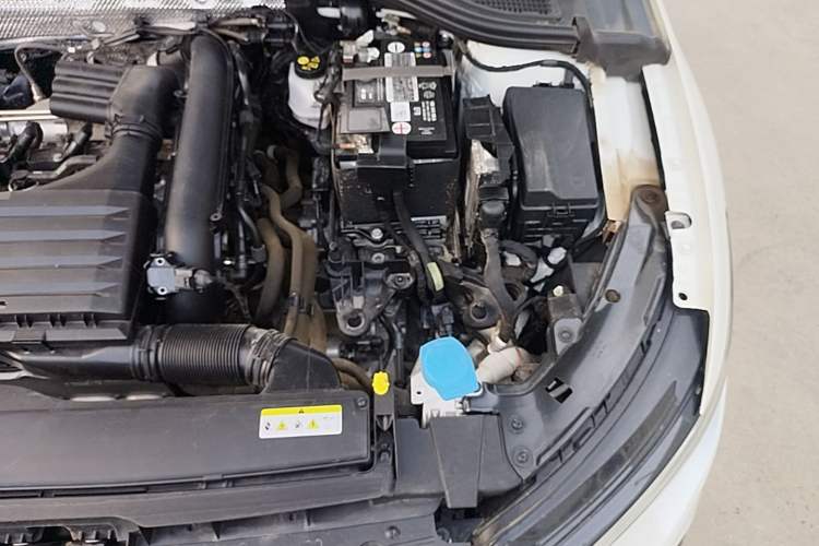 Used Volkswagen Golf 2023 Facelift 280TSI DSG R-Line Lite Engine Bay Left