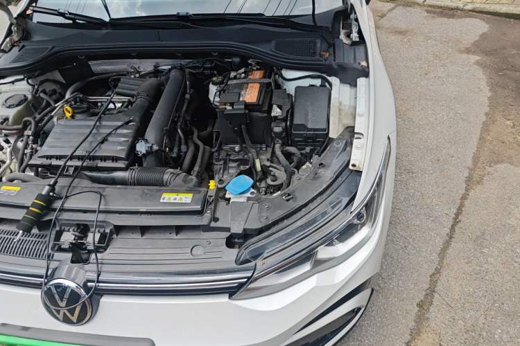 Used Volkswagen Golf 2023 280TSI DSG R-Line Lite Engine Bay Left