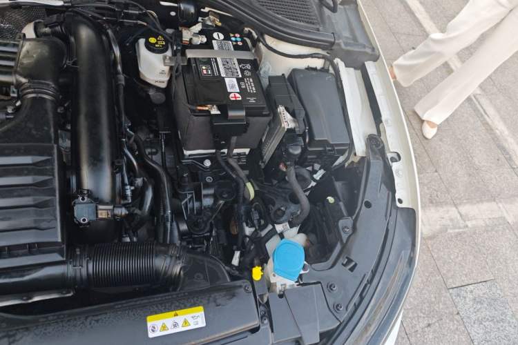 Used Volkswagen Golf 2023 Facelift 280TSI DSG Pro Engine Bay Left
