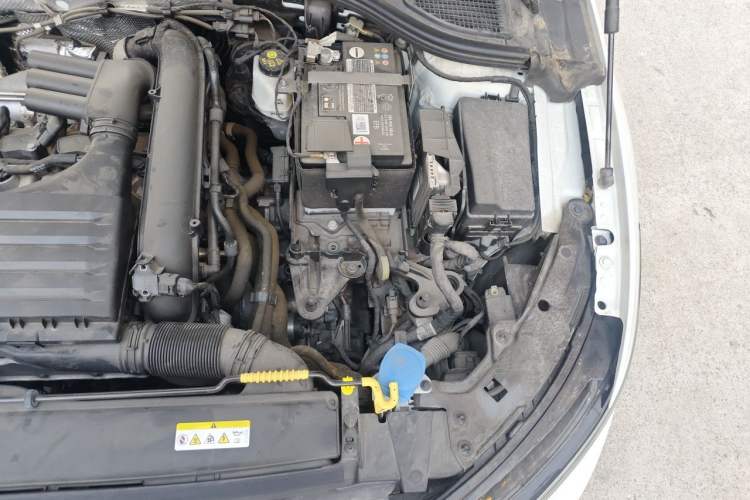 Used Volkswagen Golf 2023 280TSI DSG Pro 20th Anniversary Edition Engine Bay Left