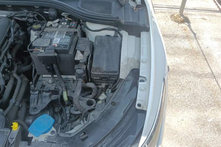 Used Volkswagen Golf 2023 Facelift 280TSI DSG R-Line Lite Engine Bay Left