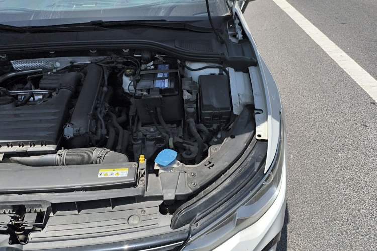 Used Volkswagen Golf 2023 Facelift 280TSI DSG R-Line Lite Engine Bay Left