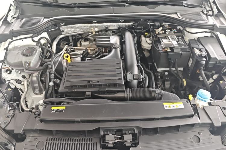 Used Volkswagen Golf 2023 Facelift 280TSI DSG R-Line Engine Bay