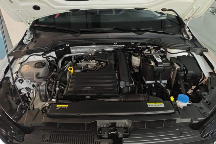 Used Volkswagen Golf 2023 200TSI DSG Pro Engine Bay