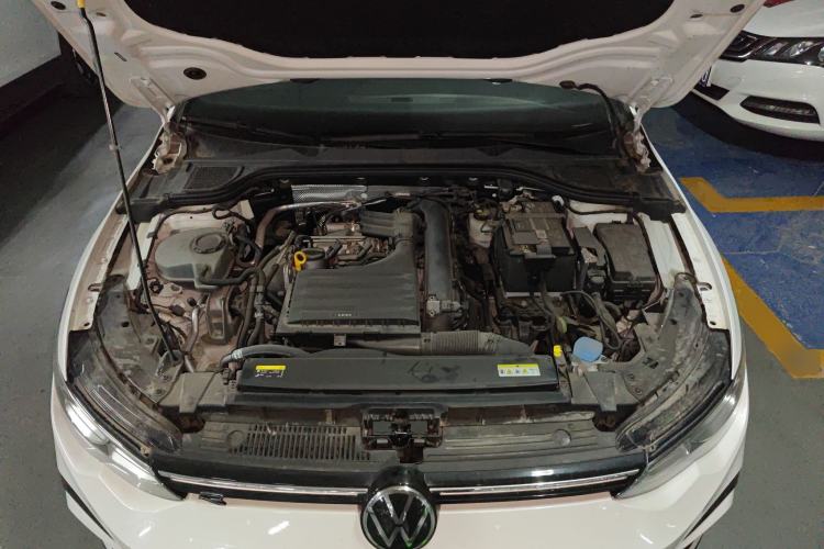 Used Volkswagen Golf 2023 Facelift 280TSI DSG R-Line Engine Bay