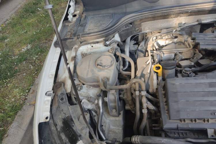Used Volkswagen Golf 2023 280TSI DSG R-Line Lite Engine Bay Right